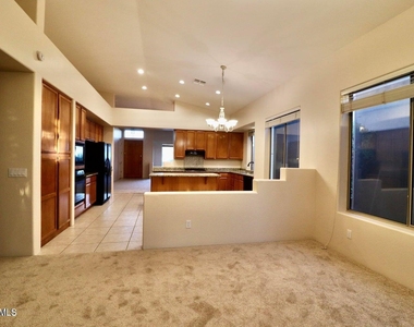 13614 N 12th Place - Photo Thumbnail 27