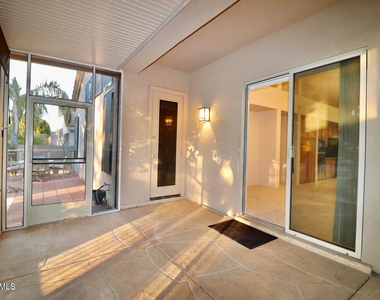 13614 N 12th Place - Photo Thumbnail 33