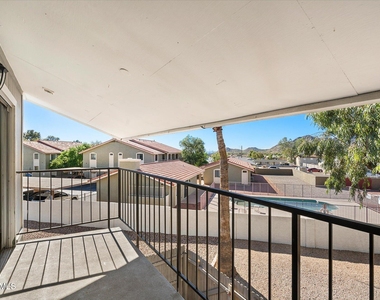 1346 E Mountain View Road - Photo Thumbnail 2