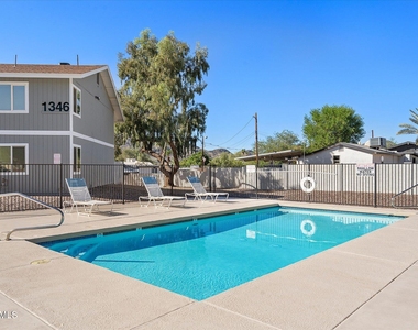 1346 E Mountain View Road - Photo Thumbnail 21