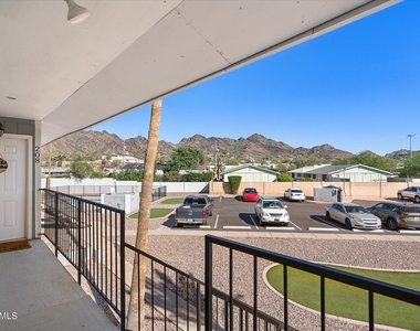 1346 E Mountain View Road - Photo Thumbnail 1