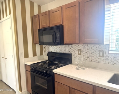 706 E Whitton Avenue - Photo Thumbnail 3