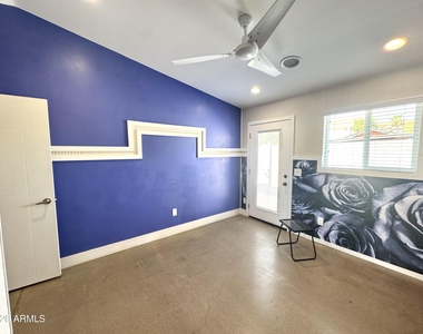 706 E Whitton Avenue - Photo Thumbnail 27