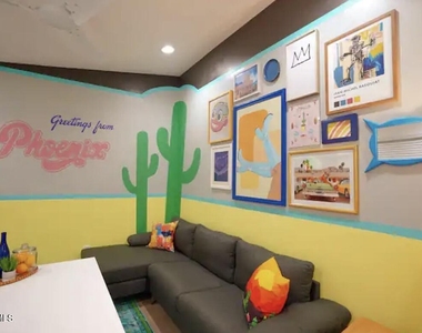 706 E Whitton Avenue - Photo Thumbnail 10