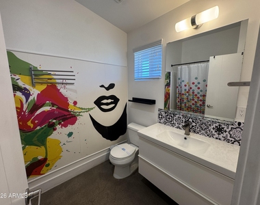 706 E Whitton Avenue - Photo Thumbnail 21