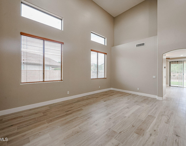 11920 W Cypress Street - Photo Thumbnail 8