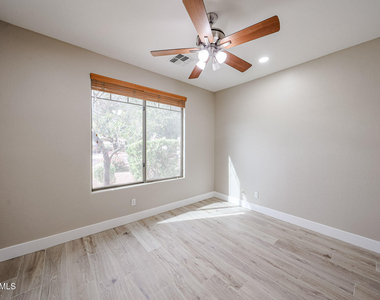 11920 W Cypress Street - Photo Thumbnail 5
