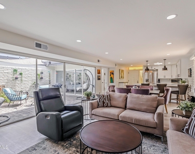 5028 N 34th Street - Photo Thumbnail 1