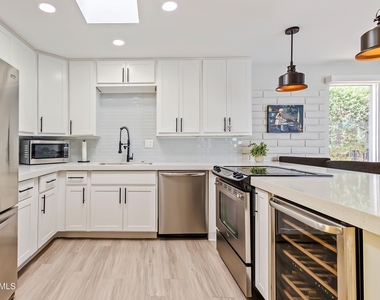 5028 N 34th Street - Photo Thumbnail 4