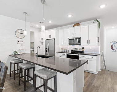 11300 N Casa Dega Drive - Photo Thumbnail 10