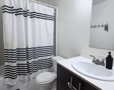 5830 Blueberry Court - Photo Thumbnail 11