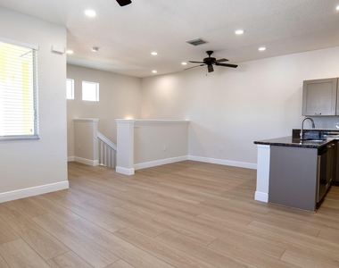 49 Se Sedona Circle - Photo Thumbnail 1