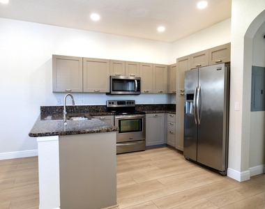 49 Se Sedona Circle - Photo Thumbnail 2