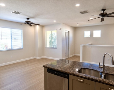 49 Se Sedona Circle - Photo Thumbnail 6