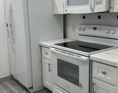 1401 Sw 135th Terrace - Photo Thumbnail 5
