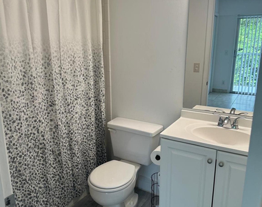 1401 Sw 135th Terrace - Photo Thumbnail 13