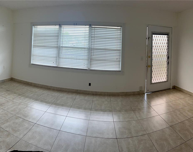 1401 Sw 135th Terrace - Photo Thumbnail 7