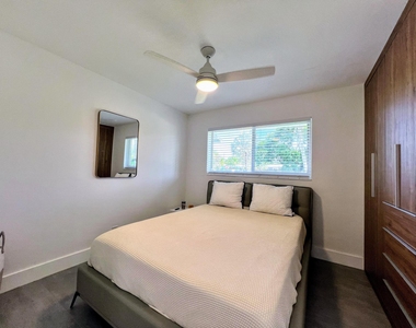 317 Nw 26th Court - Photo Thumbnail 17