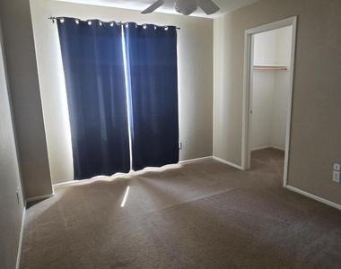 6613 N 28th Glen - Photo Thumbnail 23