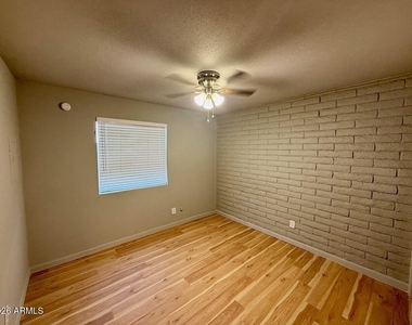 1234 N 36th Street - Photo Thumbnail 9