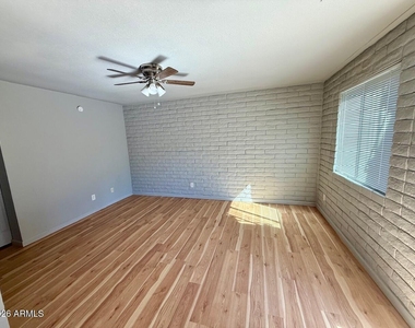 1234 N 36th Street - Photo Thumbnail 2
