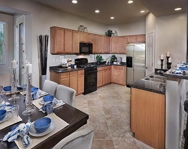 27210 N 77th Avenue - Photo Thumbnail 5