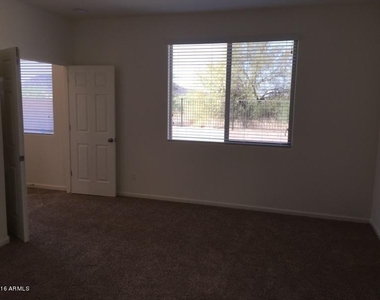 27210 N 77th Avenue - Photo Thumbnail 8