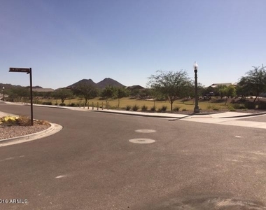 27210 N 77th Avenue - Photo Thumbnail 14