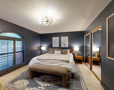 6240 E Kelton Lane - Photo Thumbnail 19