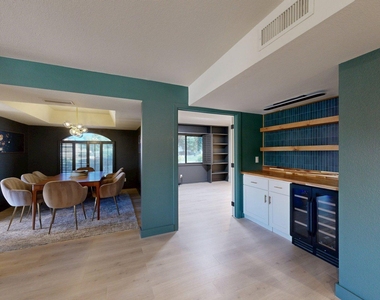 6240 E Kelton Lane - Photo Thumbnail 14
