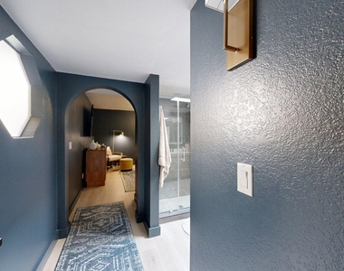 6240 E Kelton Lane - Photo Thumbnail 15