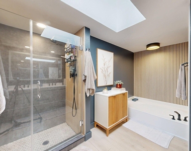 6240 E Kelton Lane - Photo Thumbnail 17