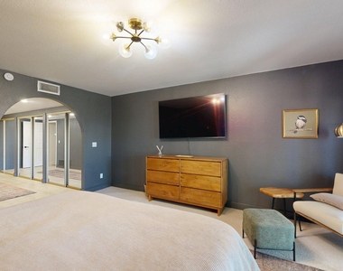 6240 E Kelton Lane - Photo Thumbnail 30