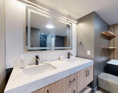 6240 E Kelton Lane - Photo Thumbnail 23