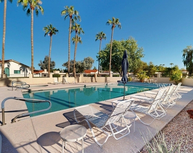 6240 E Kelton Lane - Photo Thumbnail 3