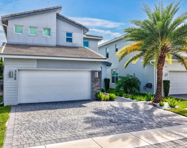 4228 Veleiros Avenue - Photo Thumbnail 1