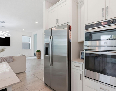 4228 Veleiros Avenue - Photo Thumbnail 9