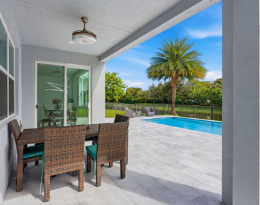 4228 Veleiros Avenue - Photo Thumbnail 14