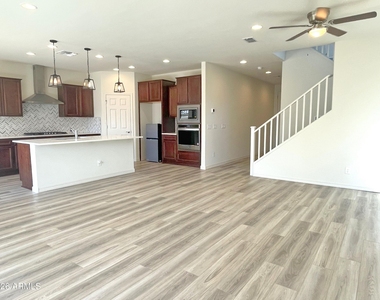 9023 W San Juan Avenue - Photo Thumbnail 6
