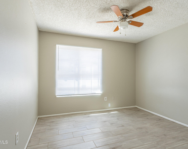 1705 W Mission Drive - Photo Thumbnail 3