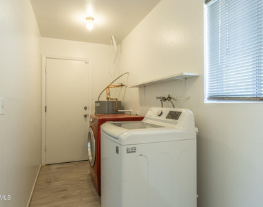 1705 W Mission Drive - Photo Thumbnail 14