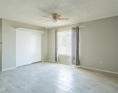 1705 W Mission Drive - Photo Thumbnail 15