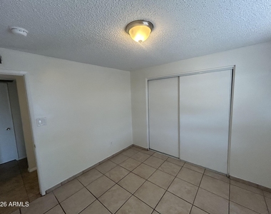 6320 W Monte Vista Road - Photo Thumbnail 16