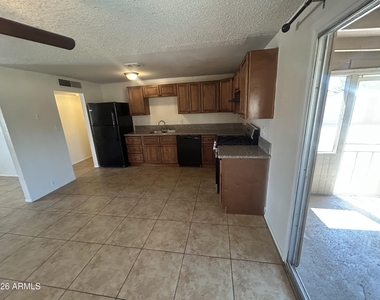 6320 W Monte Vista Road - Photo Thumbnail 5
