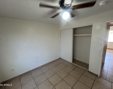 6320 W Monte Vista Road - Photo Thumbnail 10