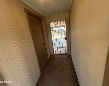 6320 W Monte Vista Road - Photo Thumbnail 21