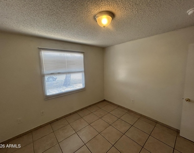 6320 W Monte Vista Road - Photo Thumbnail 14