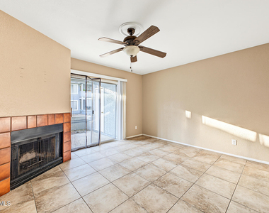 2910 W Marconi Avenue - Photo Thumbnail 4