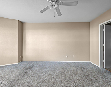 2910 W Marconi Avenue - Photo Thumbnail 12