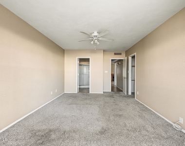 2910 W Marconi Avenue - Photo Thumbnail 11